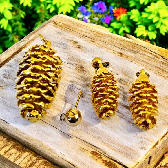Pine Cone Pendant and Earrings Set Gold Plated As Is Needs Repair - Picture 2 of 7